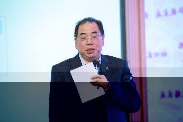 圖為往屆家庭代表緻辭.jpg 圖為往屆家庭代表緻辭.jpg