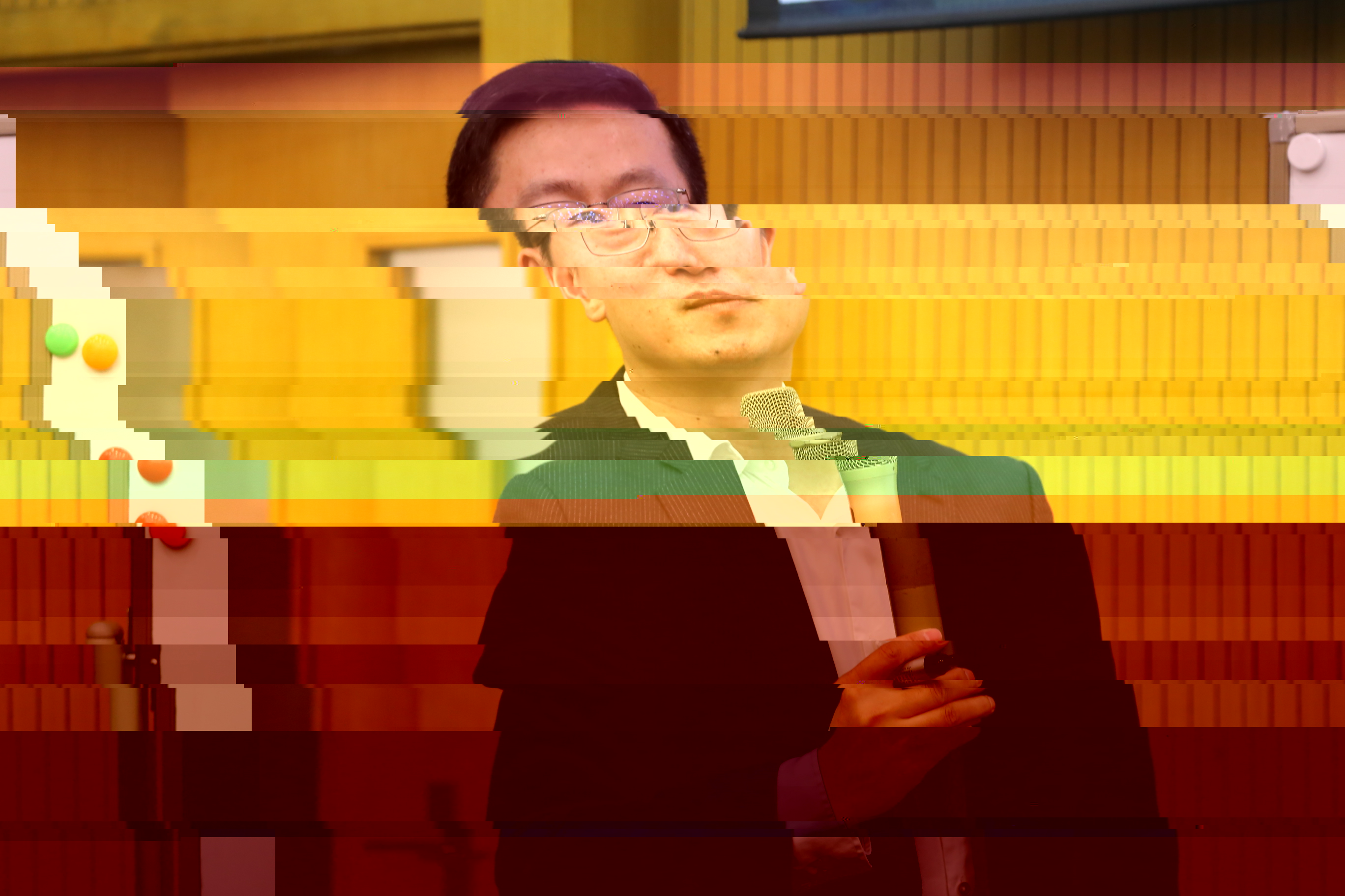 張明老師.JPG 張明老師.JPG