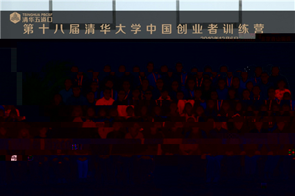 合影_副本.jpg 合影_副本.jpg